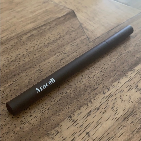 araceli eyeliner